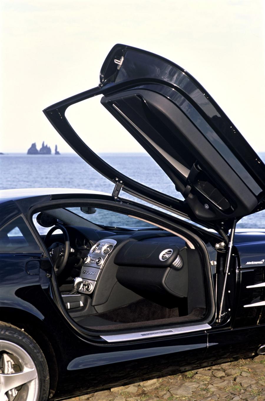  Mercedes-Benz SLR McLaren 2003 года  (фото 105 из 319)
